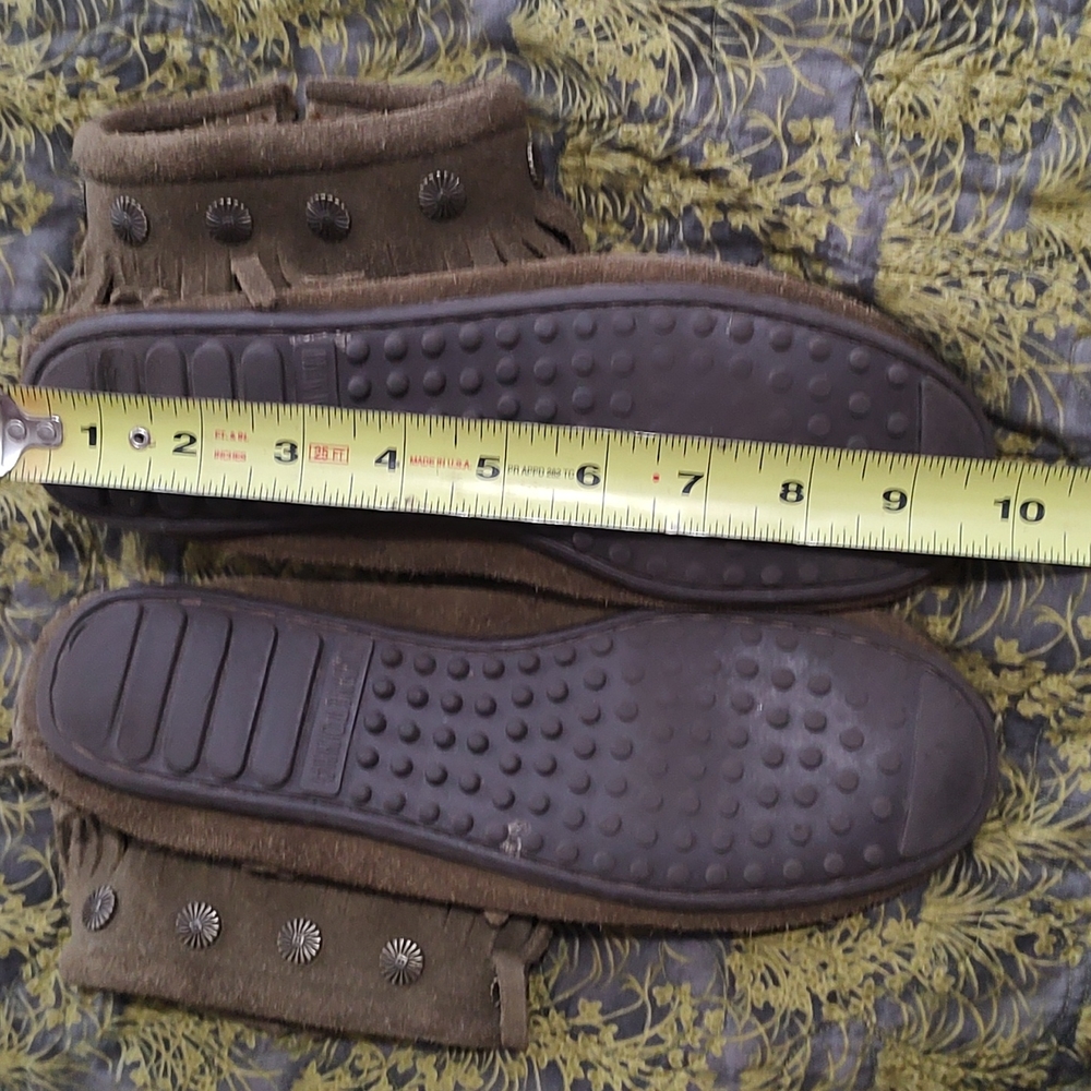 Minnetonka Moccasins size 8 (Olive Green) - Picture 5 of 7